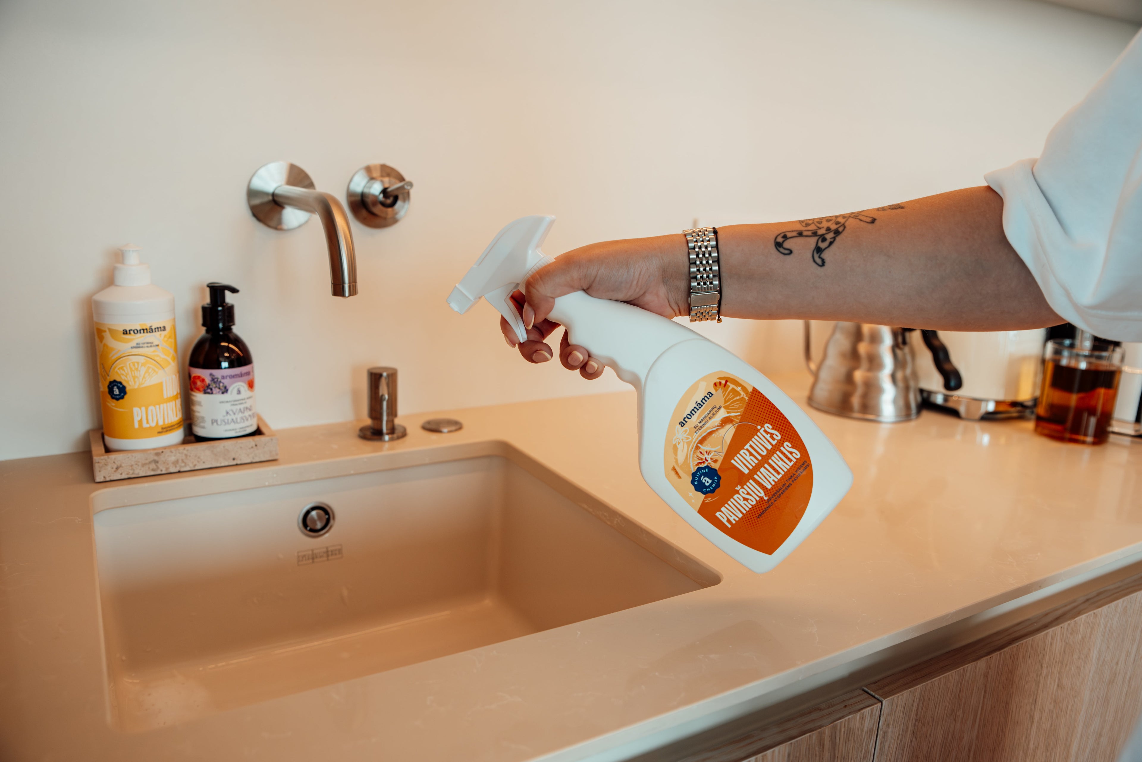 Namų valymo priemonės